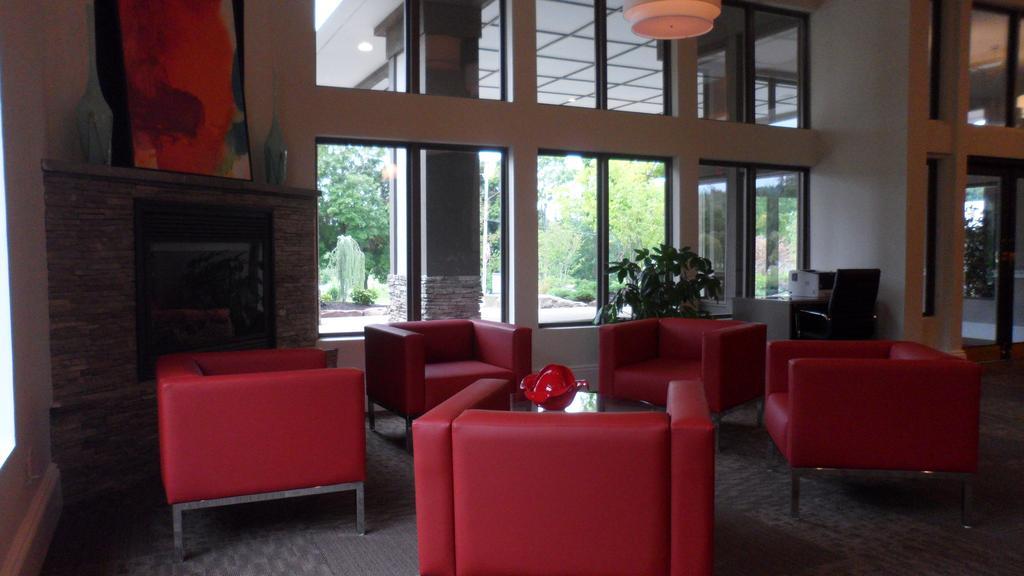 Ramada By Wyndham Rock Hill At Sullivan Center Экстерьер фото